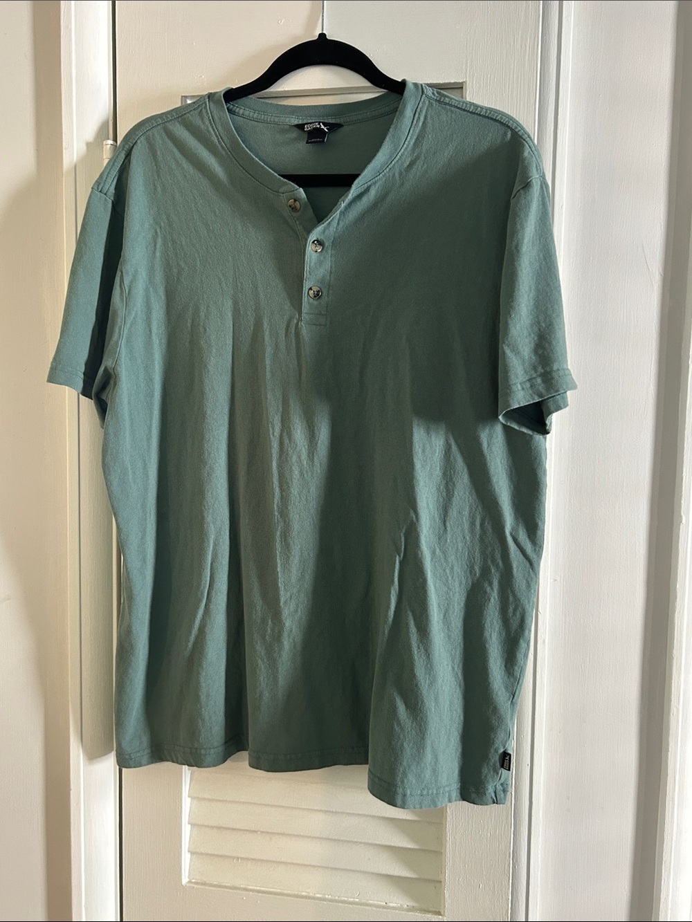 Eddie Bauer Men's Green Henley Short Sleeve Shirt - Casual Comfort